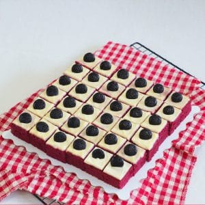 Red Velvet Cake (36 Pcs)